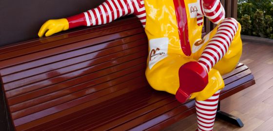McDonald's sufre el escándalo y la competencia