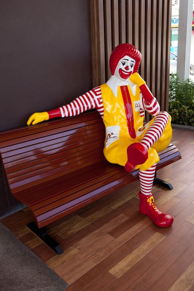 McDonald's sufre el escándalo y la competencia