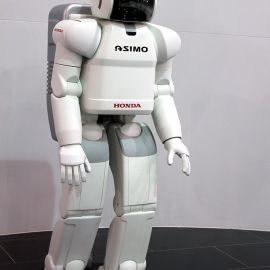 Asimo: El robot que lo puede todo