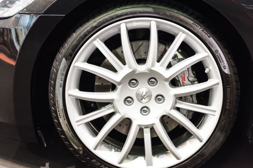 Uber Deja que sus Clientes Manejen Maseratis