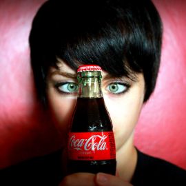 Coca Cola Alegrará tu día con Emoticones